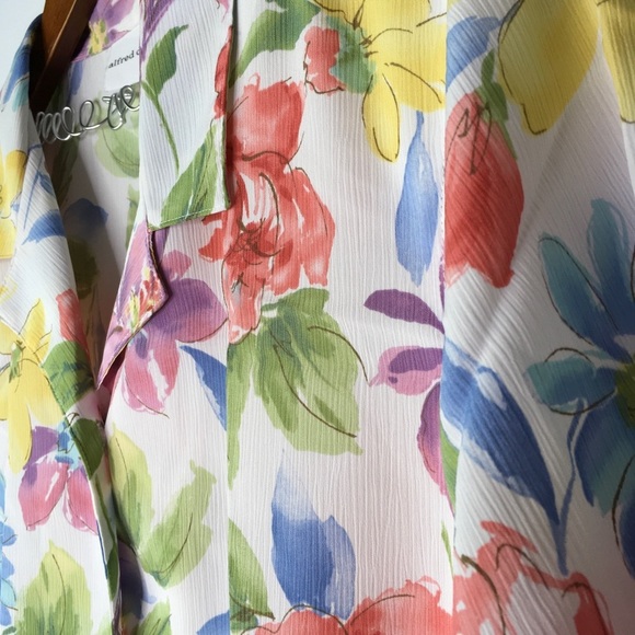 vintage floral short sleeve button up blouse [0326] - Picture 2 of 8